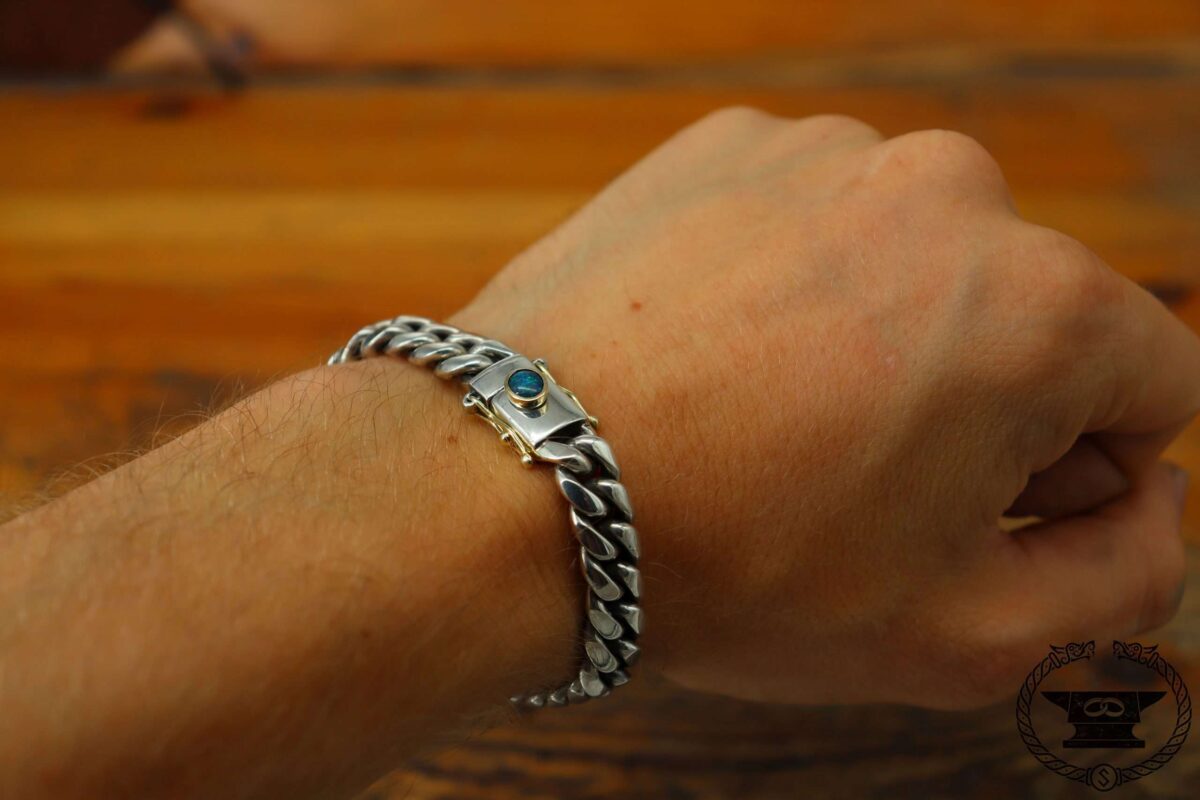 Armband kubanische Kette mit Opalverzierung am Verschluss