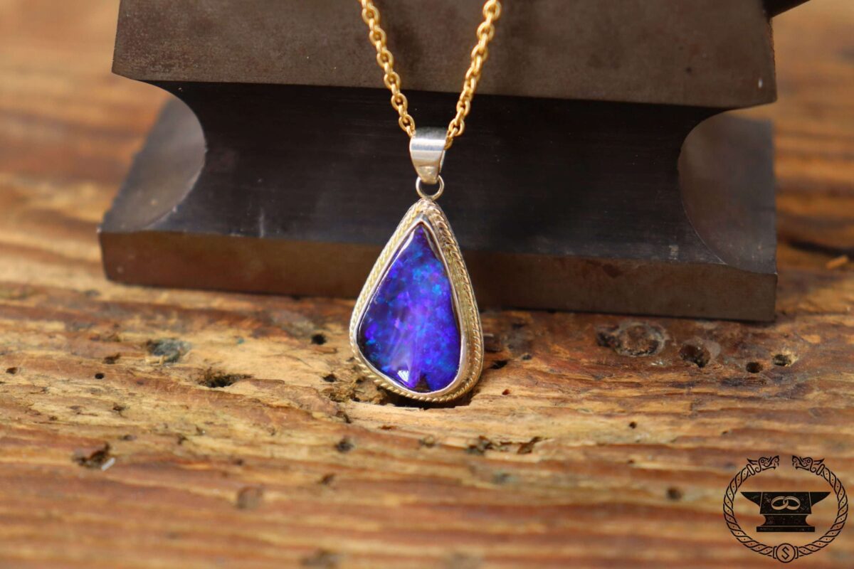 Opalanhänger Gelbgold 750