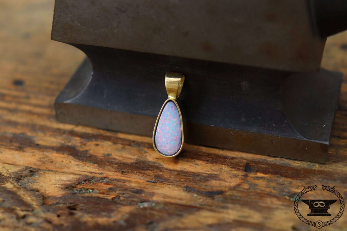 Opalanhänger Gelbgold 750 weisser Opal