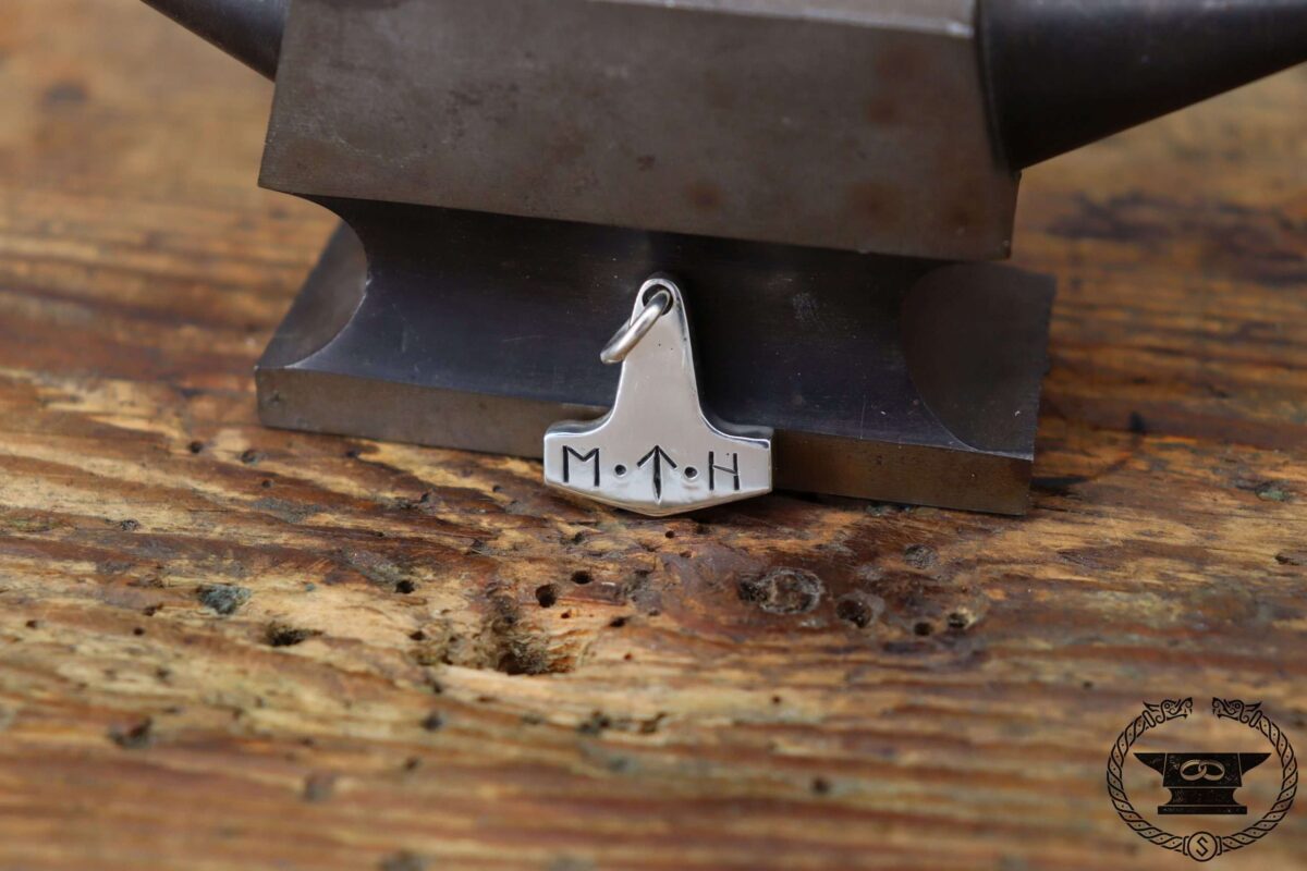Thorshammer Sterlingsilber klein mit Runen