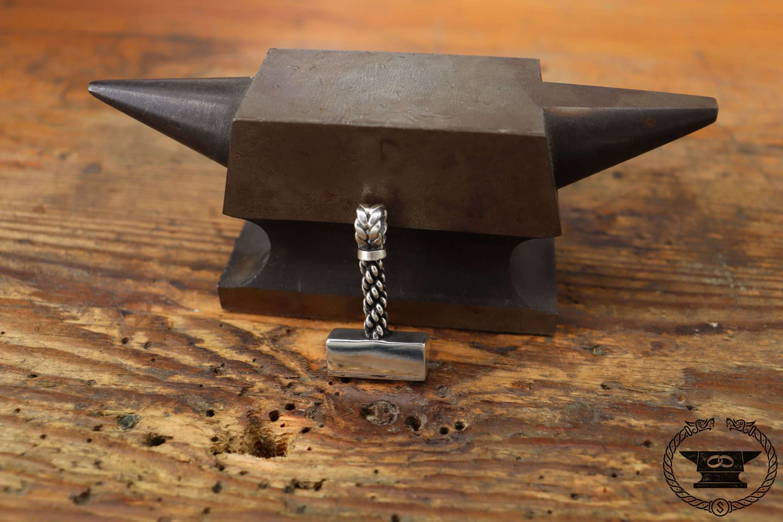 Thor's hammer handle turned