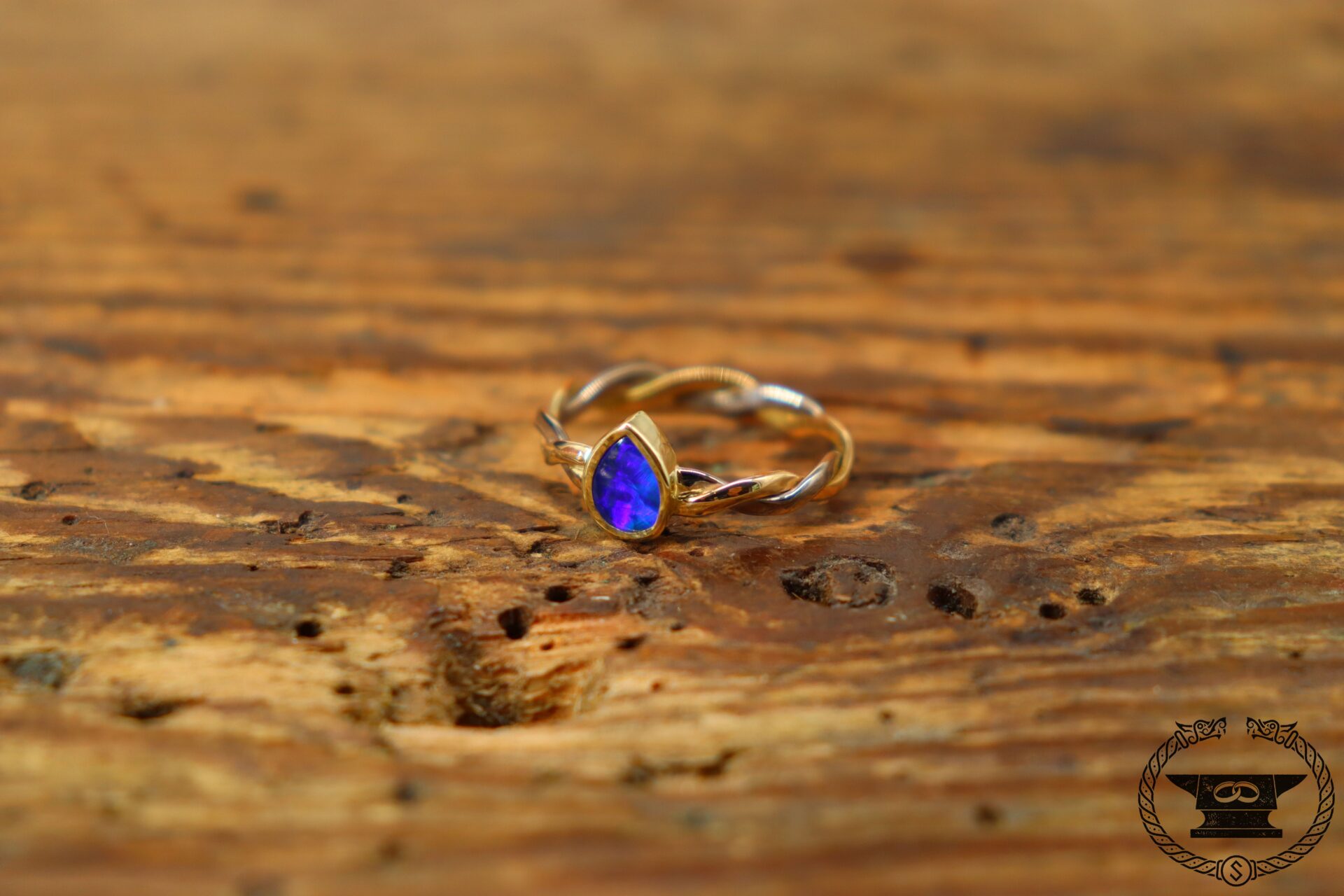 Geflochtener Ring Gelbgold Weissgold Opal