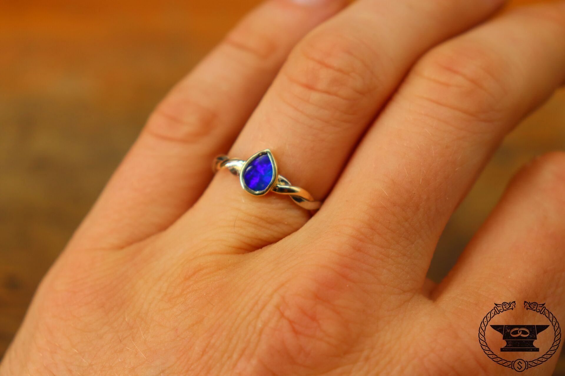 Geflochtener Ring Gelbgold Weissgold Opal