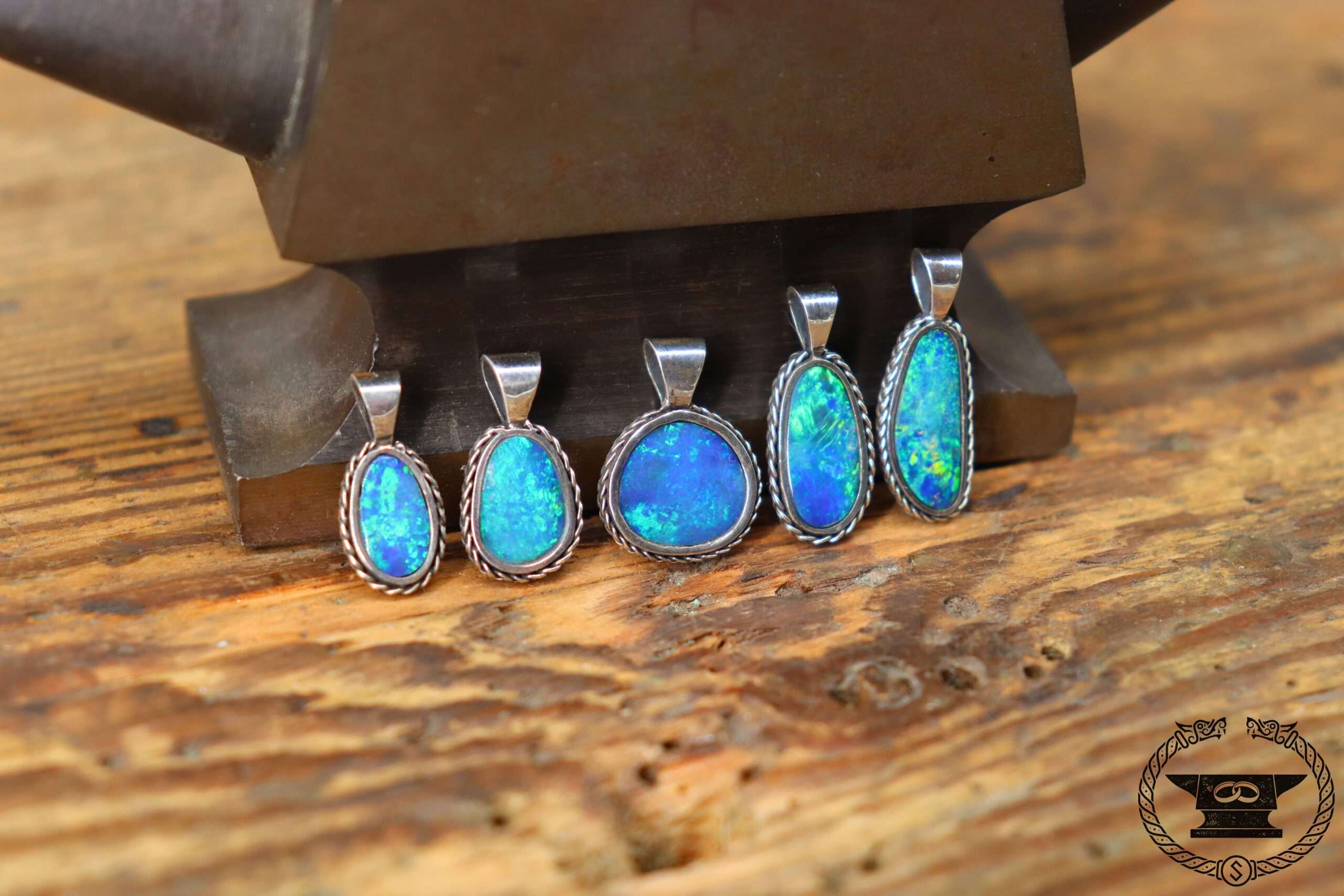 Anhänger Opal Sterlingsilber mit geflochtenem Rand